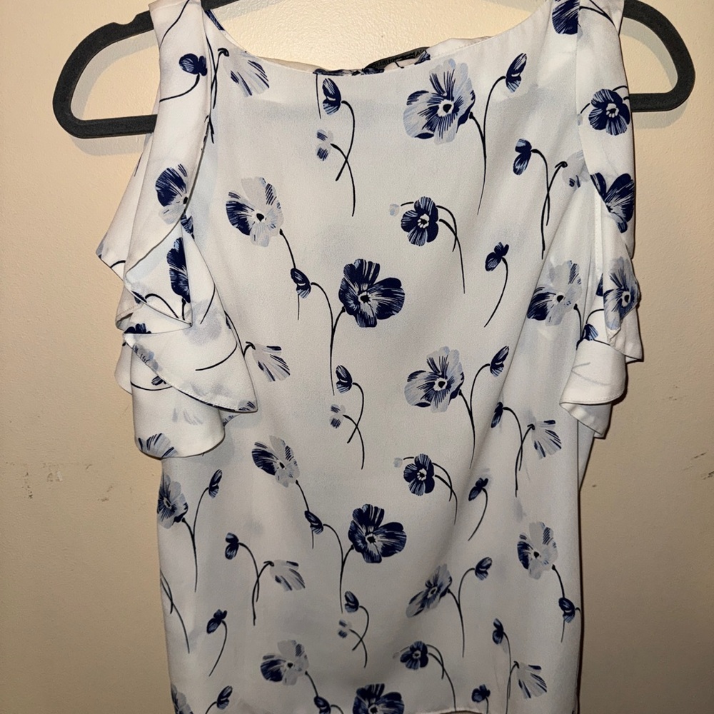 Free- Banana Republic White Blouse with Navy Floral Print - Picture 3 of 4